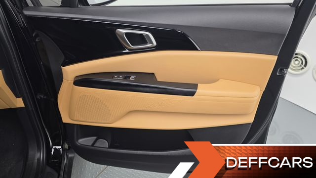 Kia CARNIVAL 9-Seater Prestige купить на сайте DeffCars