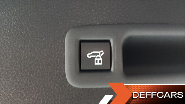 Toyota SIENNA 2.5 Hybrid 2WD купить на сайте DeffCars