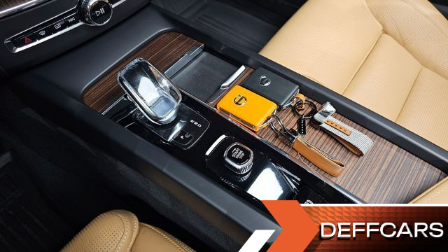 Volvo XC60 B5 Inscription купить на сайте DeffCars