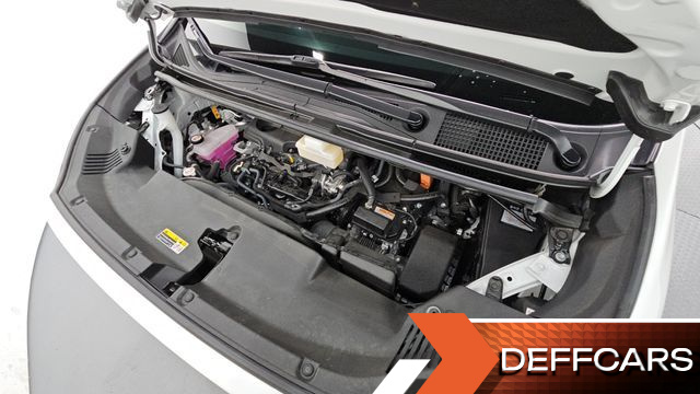 Toyota ALPHARD 2.5 HEV Executive AWD купить на сайте DeffCars