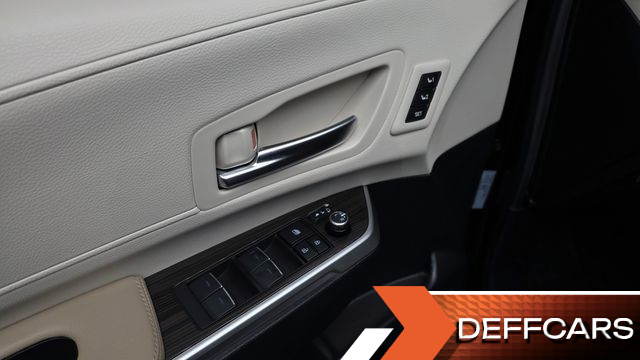 Toyota SIENNA 2.5 Hybrid 2WD купить на сайте DeffCars