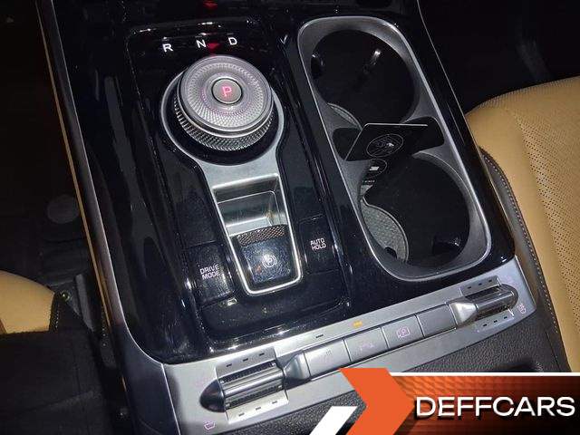 Kia CARNIVAL Gasoline 9-Seater Signature купить на сайте DeffCars