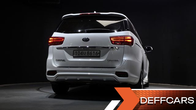 Kia CARNIVAL 7-Seater Limousine President купить на сайте DeffCars
