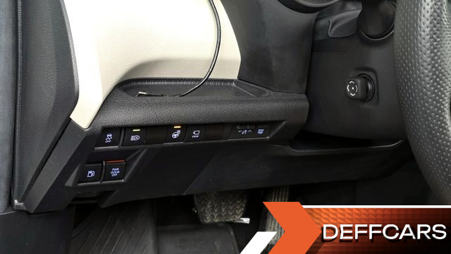 Toyota SIENNA 2.5 Hybrid AWD купить на сайте DeffCars