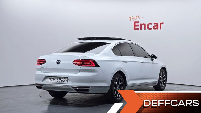 Volkswagen PASSAT 2.0 TDI Premium купить на сайте DeffCars