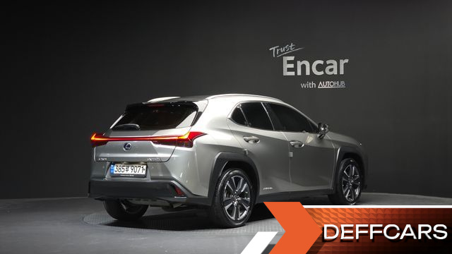 Lexus UX 2.0 AWD купить на сайте DeffCars