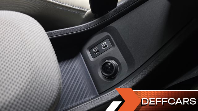 Mini COOPER 5 Door Favoured купить на сайте DeffCars