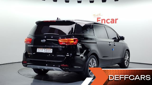 Kia CARNIVAL 7-Seater Limousine President купить на сайте DeffCars