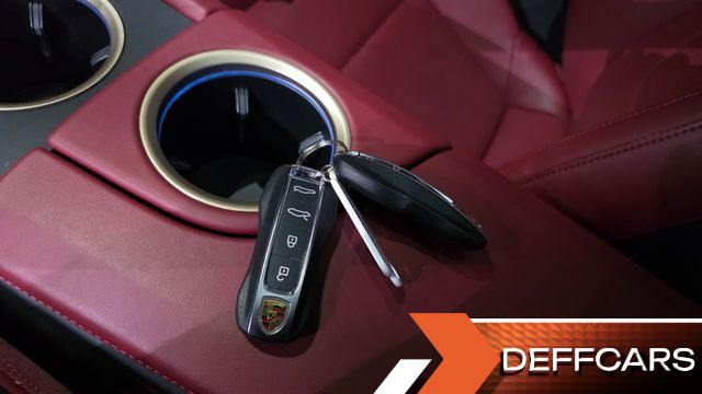Porsche TAYCAN 4S купить на сайте DeffCars