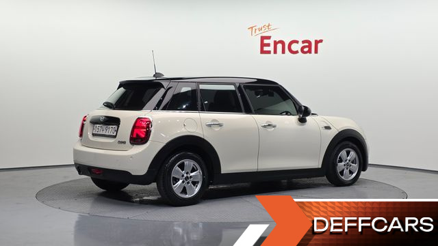 Mini COOPER 5Door Standard 3rd купить на сайте DeffCars