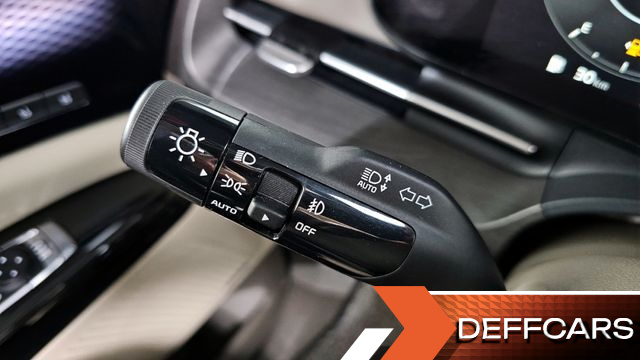 Kia CARNIVAL Gasoline 7-Seater Signature купить на сайте DeffCars