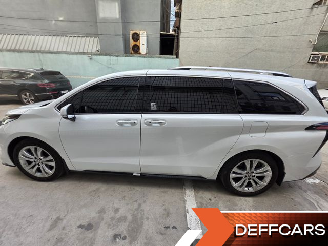 Toyota SIENNA 2.5 Hybrid 2WD купить на сайте DeffCars