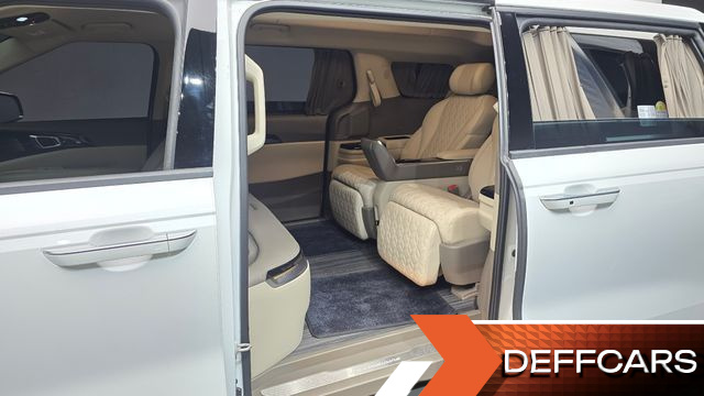 Kia CARNIVAL HEV 4-Seater Hi Limousine Signature купить на сайте DeffCars