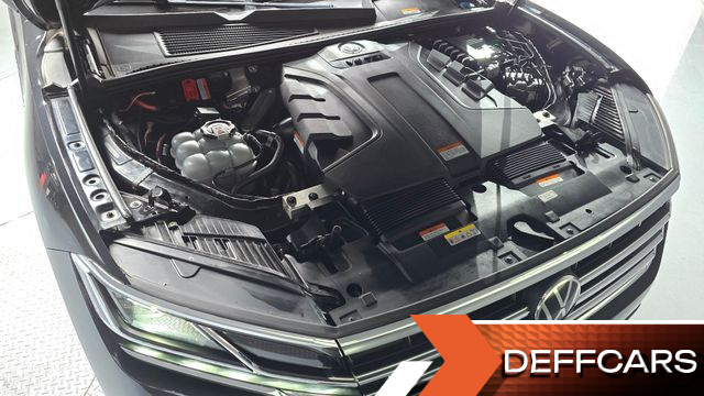 Volkswagen TOUAREG 3.0 TDI R-Line купить на сайте DeffCars
