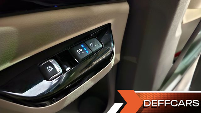 Kia CARNIVAL 9-Seater Signature купить на сайте DeffCars