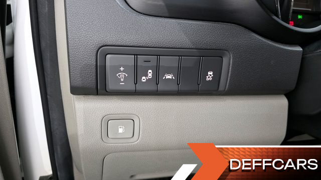 Kia CARNIVAL 11-seater Deluxe купить на сайте DeffCars