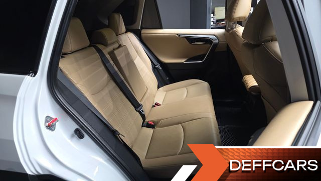 Toyota RAV4 2,5 4WD Hybrid LTD купить на сайте DeffCars