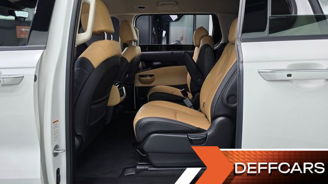 Kia CARNIVAL Gasoline 9-Seater Signature купить на сайте DeffCars