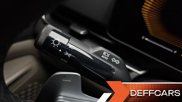 Kia CARNIVAL 9-Seater Prestige купить на сайте DeffCars