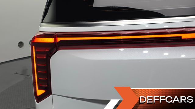 Kia CARNIVAL Gasoline 7-Seater Signature купить на сайте DeffCars