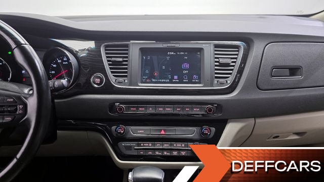 Kia CARNIVAL Gasoline 11-Seater Prestige купить на сайте DeffCars