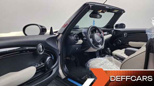 Mini COOPER CONVERTIBLE Classic Launch Pack Third Generation купить на сайте DeffCars