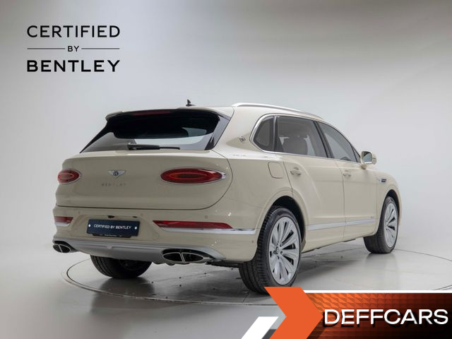 Bentley BENTAYGA 4.0 V8 EWB Azure купить на сайте DeffCars