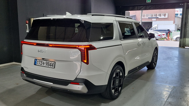 Kia CARNIVAL Diesel 9-Seater Prestige купить на сайте DeffCars