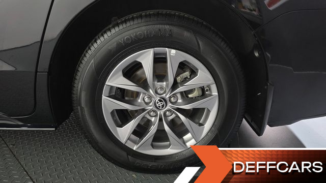 Toyota SIENNA 2.5 Hybrid AWD купить на сайте DeffCars