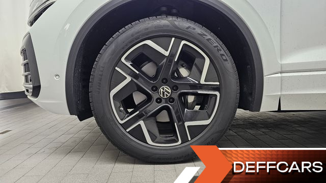 Volkswagen TOUAREG 3.0 TDI Prestige купить на сайте DeffCars