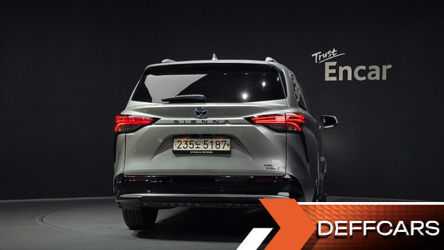 Toyota SIENNA 2.5 Hybrid 2WD купить на сайте DeffCars