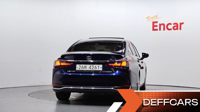 Lexus ES Executive купить на сайте DeffCars