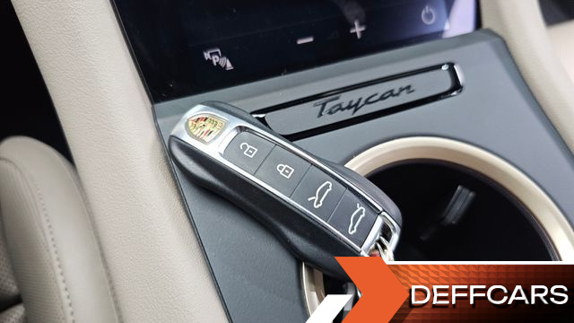 Porsche TAYCAN 4S купить на сайте DeffCars