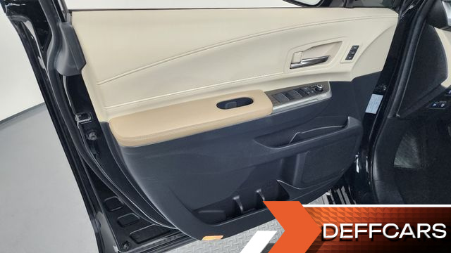 Toyota SIENNA 2.5 Hybrid 2WD купить на сайте DeffCars