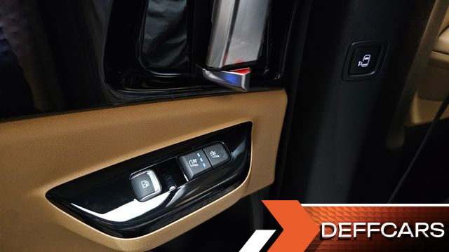 Kia CARNIVAL Gasoline 7-Seater Signature купить на сайте DeffCars
