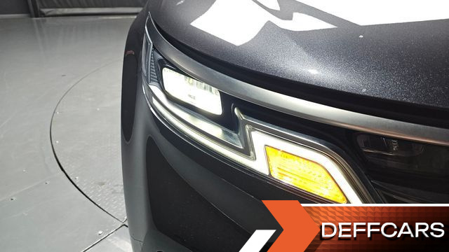 Kia CARNIVAL Gasoline 9-Seater Signature купить на сайте DeffCars