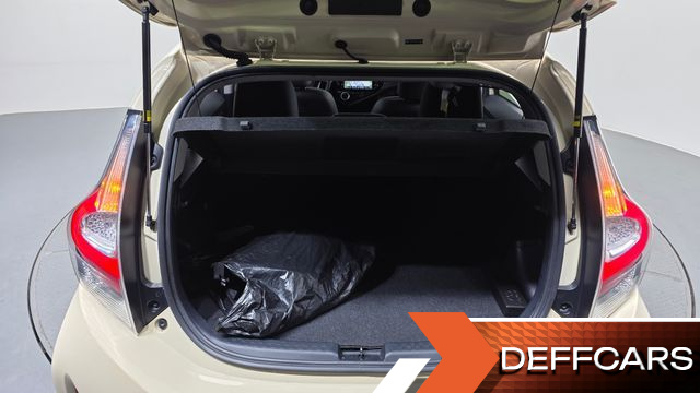 Toyota PRIUS 1.5 купить на сайте DeffCars