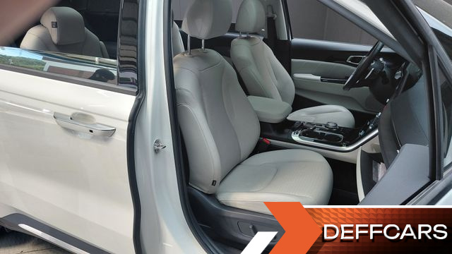Kia CARNIVAL Gasoline 9-Seater Signature купить на сайте DeffCars