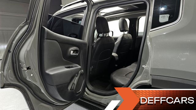 Jeep RENEGADE 1.3 Limited купить на сайте DeffCars