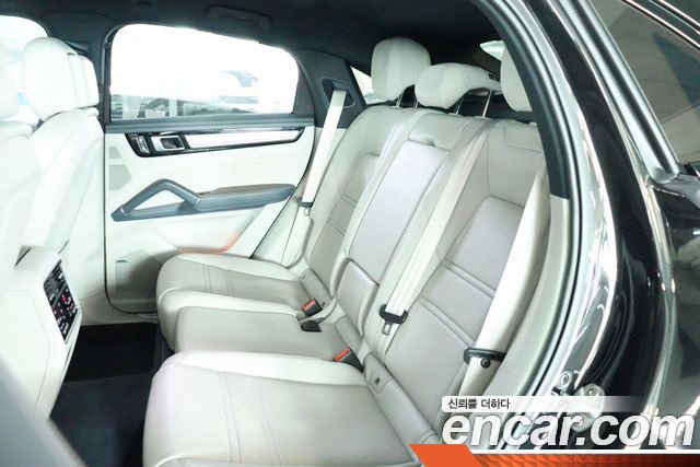 Porsche CAYENNE 3.0 E-HYBRID COUPE PLATINUM EDITION купить на сайте DeffCars