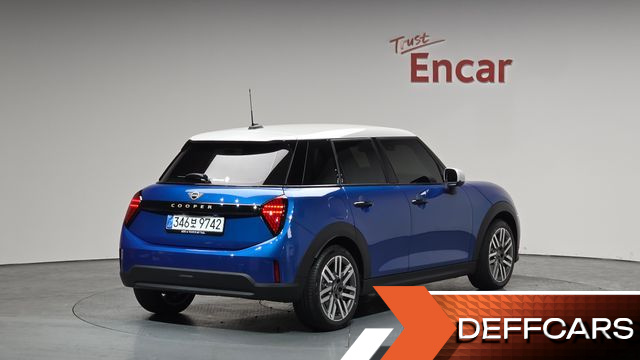 Mini COOPER 5Door Classic купить на сайте DeffCars