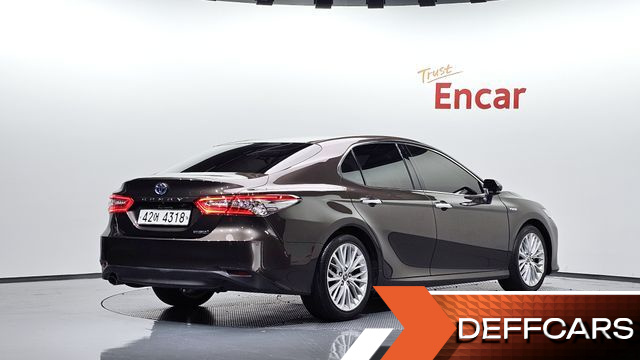 Toyota CAMRY 2.5 XLE Hybrid купить на сайте DeffCars