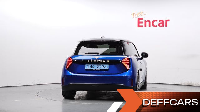 Mini COOPER SE Favoured купить на сайте DeffCars