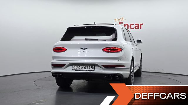 Bentley BENTAYGA 4.0 V8 купить на сайте DeffCars