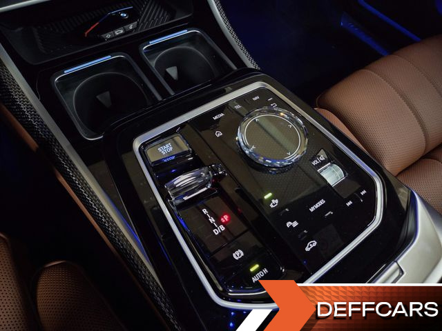 BMW I7 M70 xDrive M Performance купить на сайте DeffCars