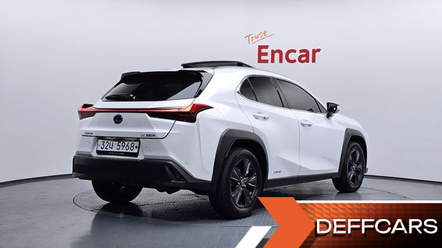 Lexus UX 2.0 2WD купить на сайте DeffCars