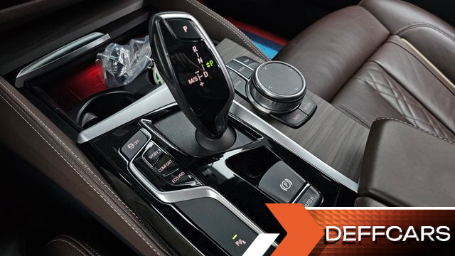 BMW 5-SERIES 520i M Sport купить на сайте DeffCars