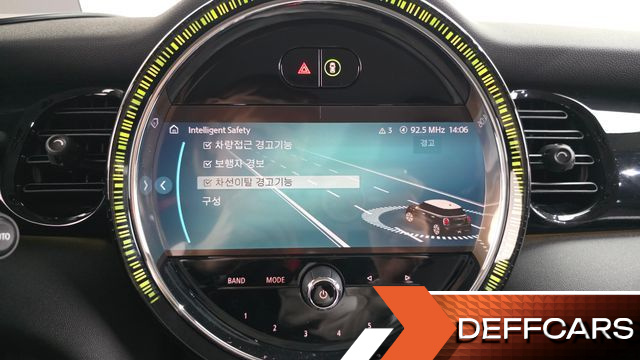 Mini COOPER 5Door Classic Launch Pack Third Generation купить на сайте DeffCars