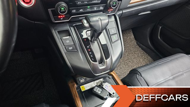 Honda CR-V 1.5 Touring 4WD купить на сайте DeffCars