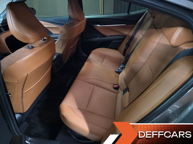 Toyota CAMRY 2.5 XLE Hybrid купить на сайте DeffCars